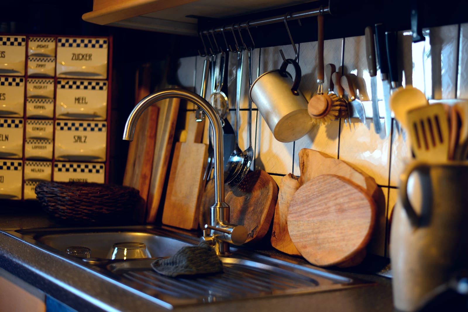 Kitchen plumbing — sink & tap installation